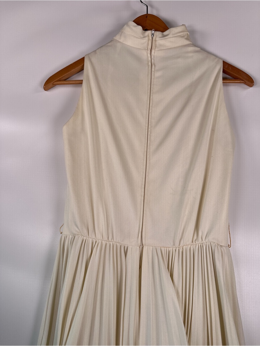 Mollie Parnis Neusteters Pleated Mock Neck Maxi Dress Cream Size 4 - Picture 7 of 16